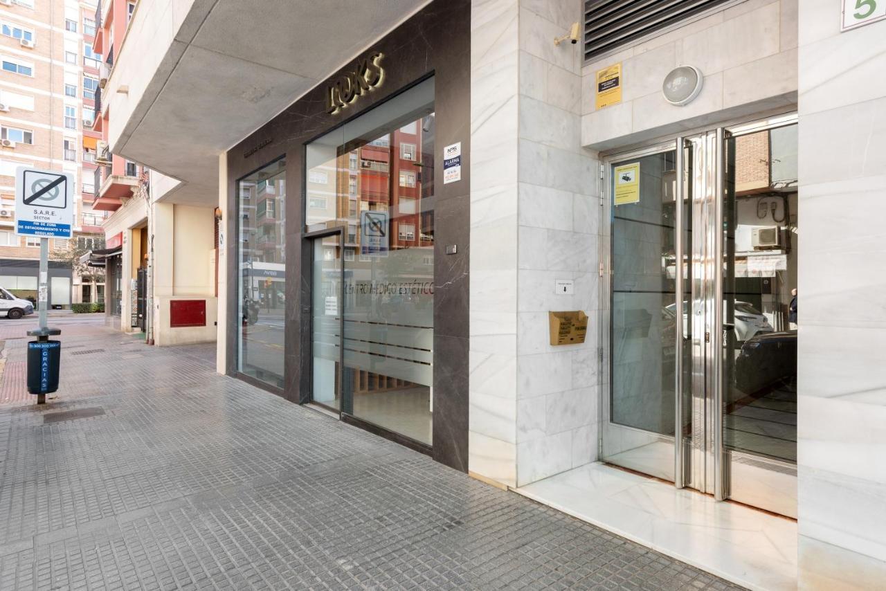 Carmen Estacion Apartment Malaga Ngoại thất bức ảnh